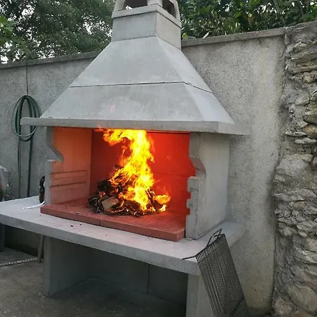 Grey House Apartman *