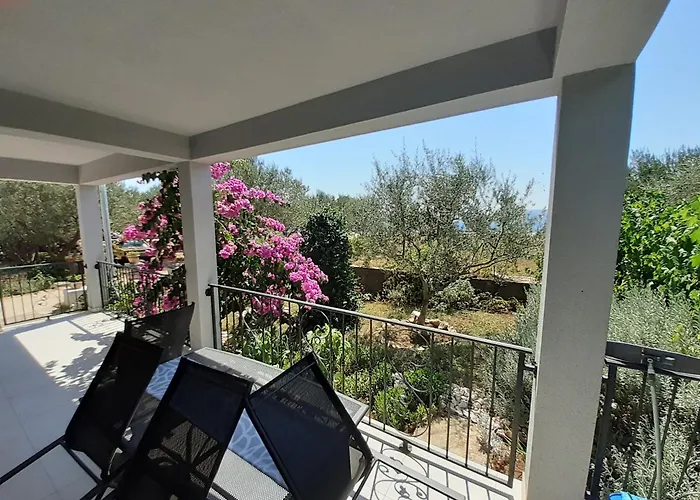 Grey House Апартаменти Задар