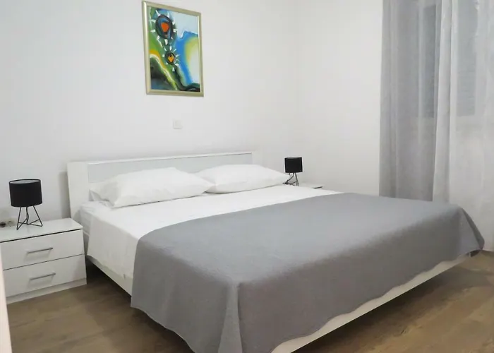 Grey House Апартаменти